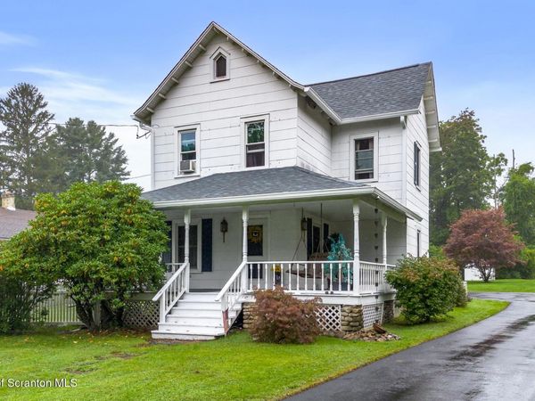 1027 Pennsylvania RT 390 , Cresco, PA 18326