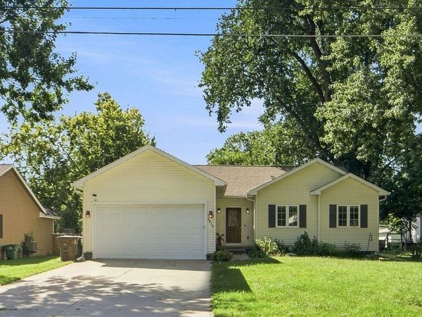 1018 67th Street, Windsor Heights, IA 50324