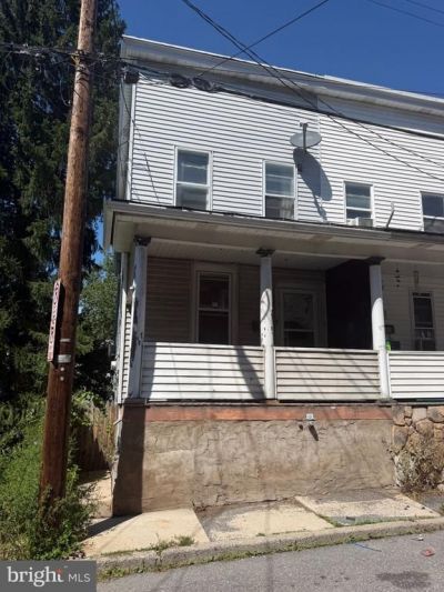 347 W KLINE AVENUE , LANSFORD, PA 18232