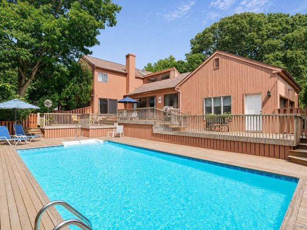 39 Spring Pond Lane , Southampton, NY 11968