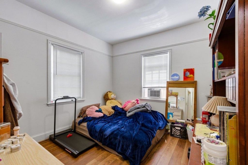 800 Burroughs St.  Photo 11