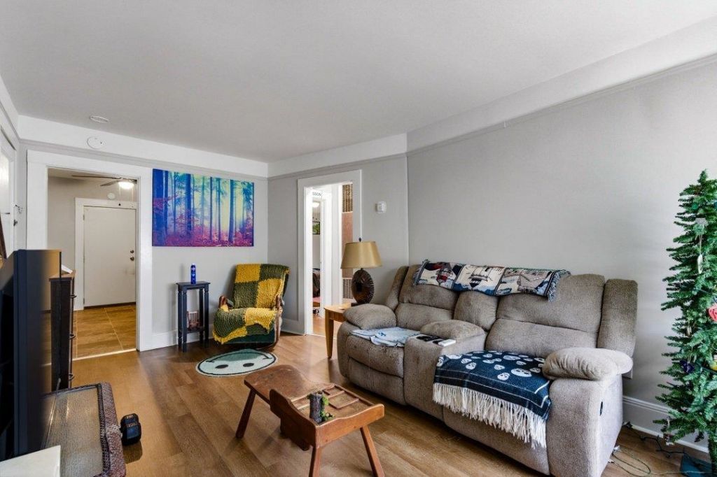 800 Burroughs St.  Photo 16