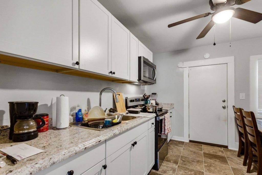800 Burroughs St.  Photo 17