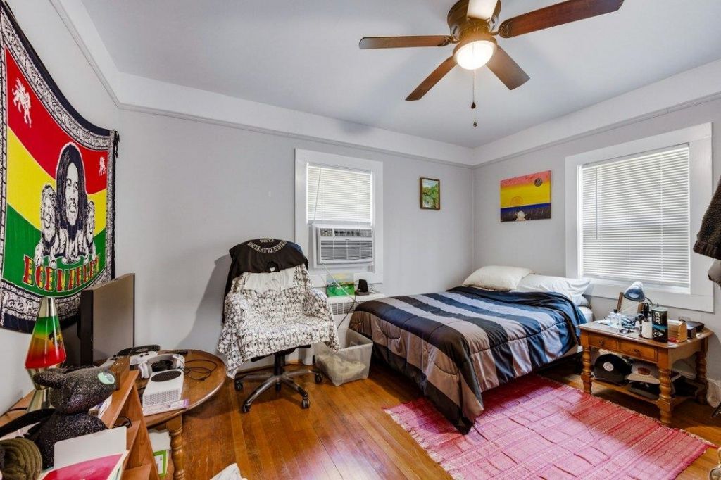 800 Burroughs St.  Photo 19