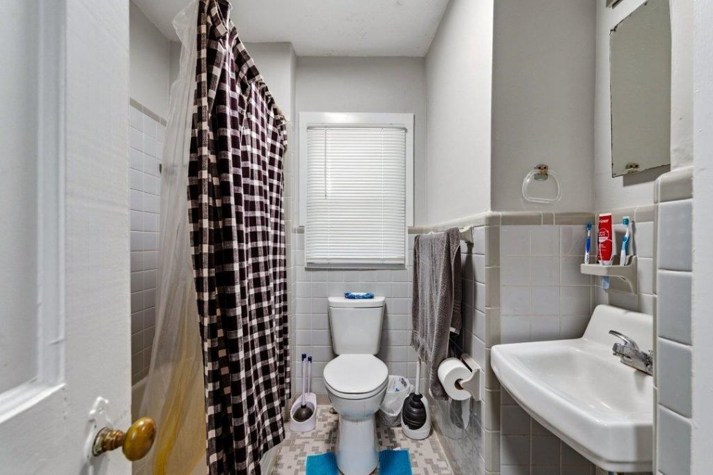 800 Burroughs St.  Photo 21