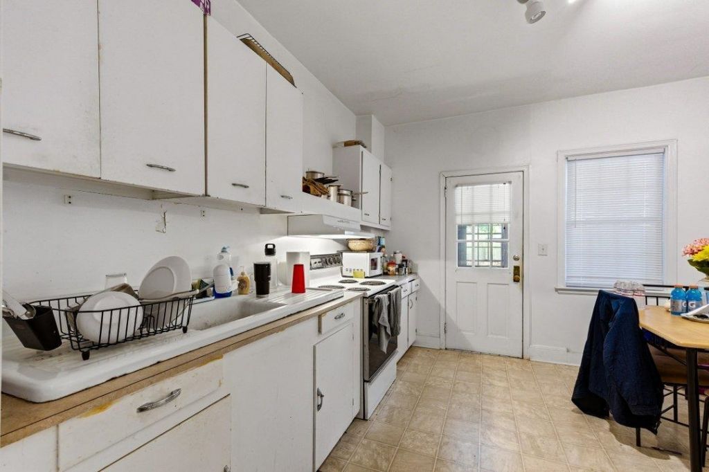 800 Burroughs St.  Photo 8