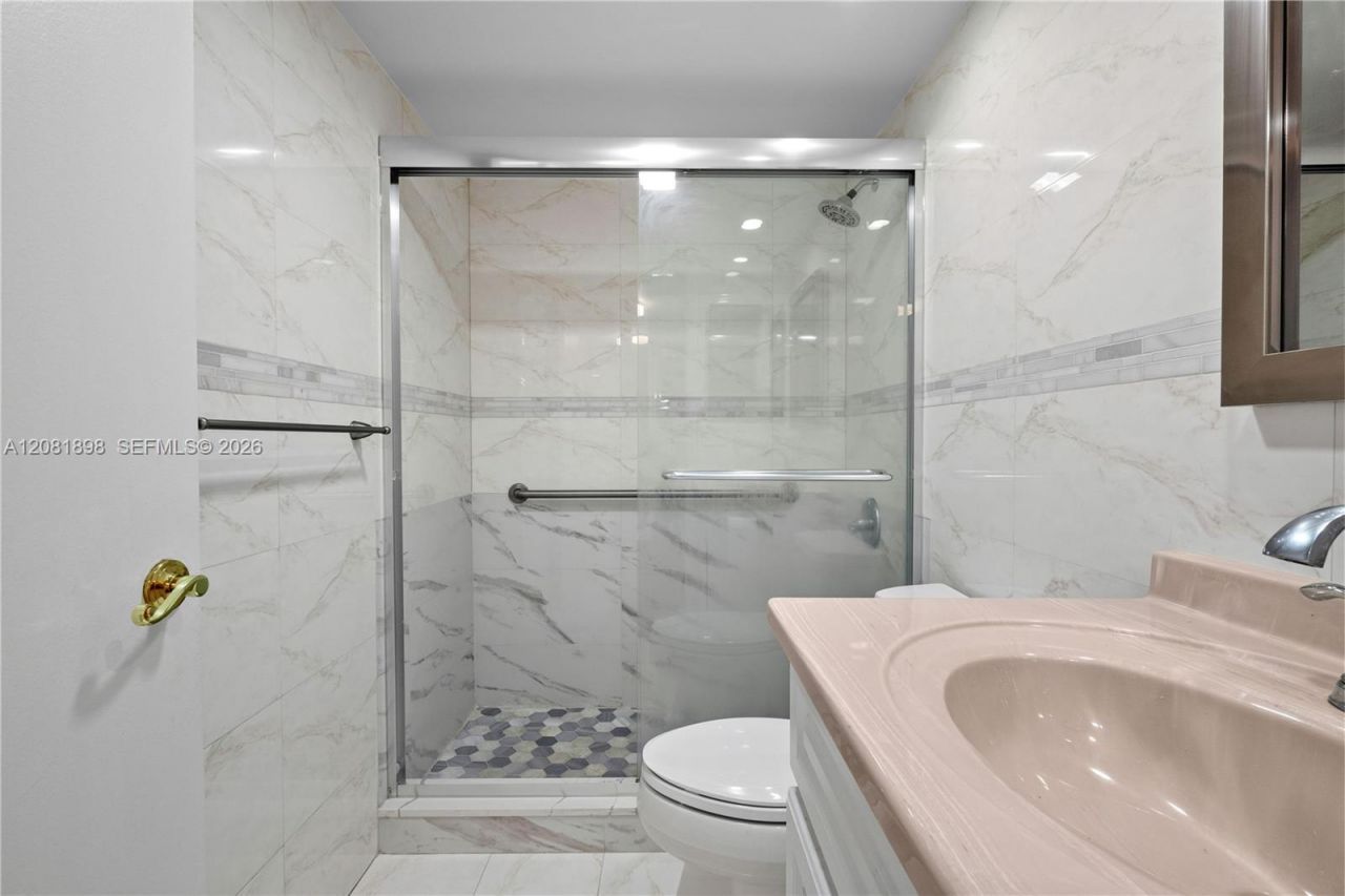 27 Abbey Ln, Unit 403, Delray Beach, FL 33446 Photo