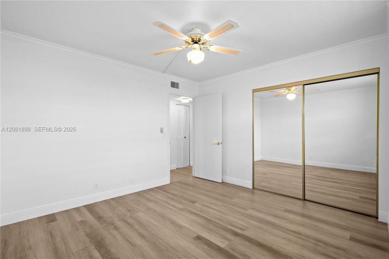 27 Abbey Ln, Unit 403, Delray Beach, FL 33446 Photo
