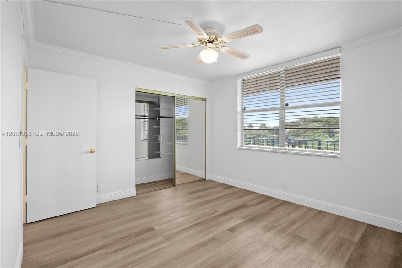 27 Abbey Ln, Unit 403, Delray Beach, FL 33446 Photo