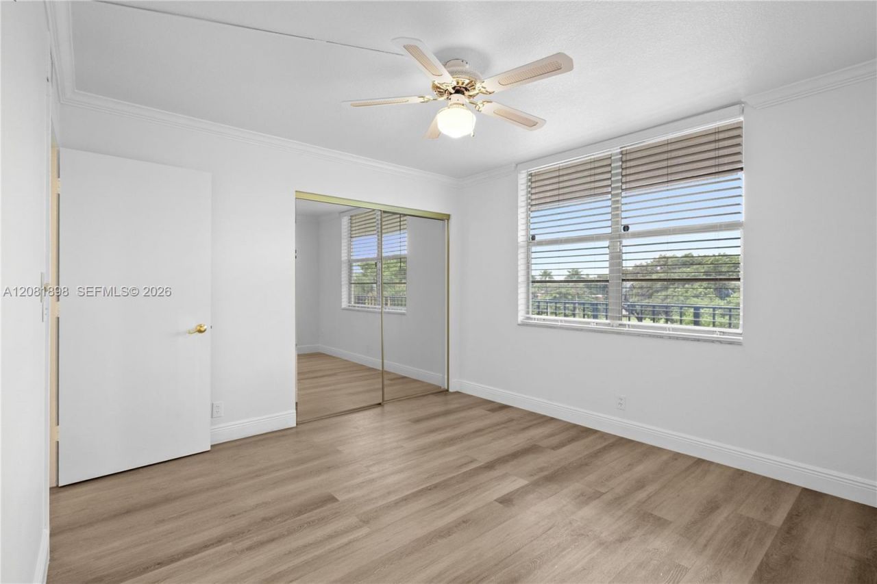 27 Abbey Ln, Unit 403, Delray Beach, FL 33446 Photo