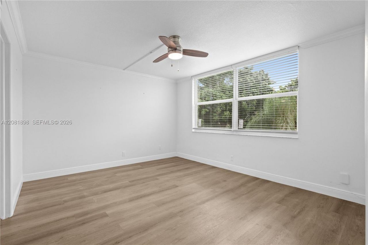 27 Abbey Ln, Unit 403, Delray Beach, FL 33446 Photo