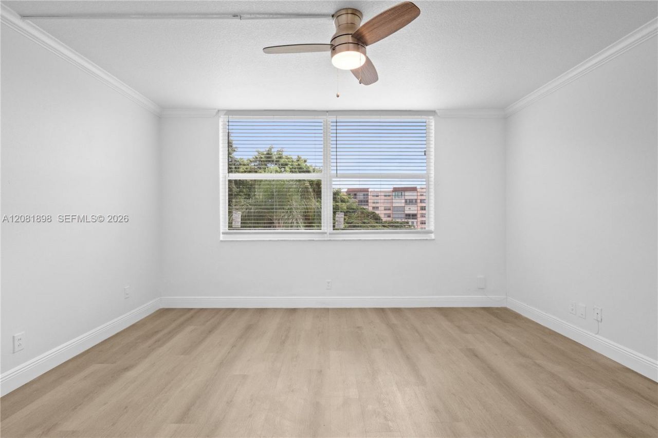 27 Abbey Ln, Unit 403, Delray Beach, FL 33446 Photo