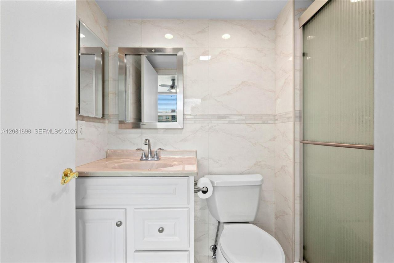 27 Abbey Ln, Unit 403, Delray Beach, FL 33446 Photo