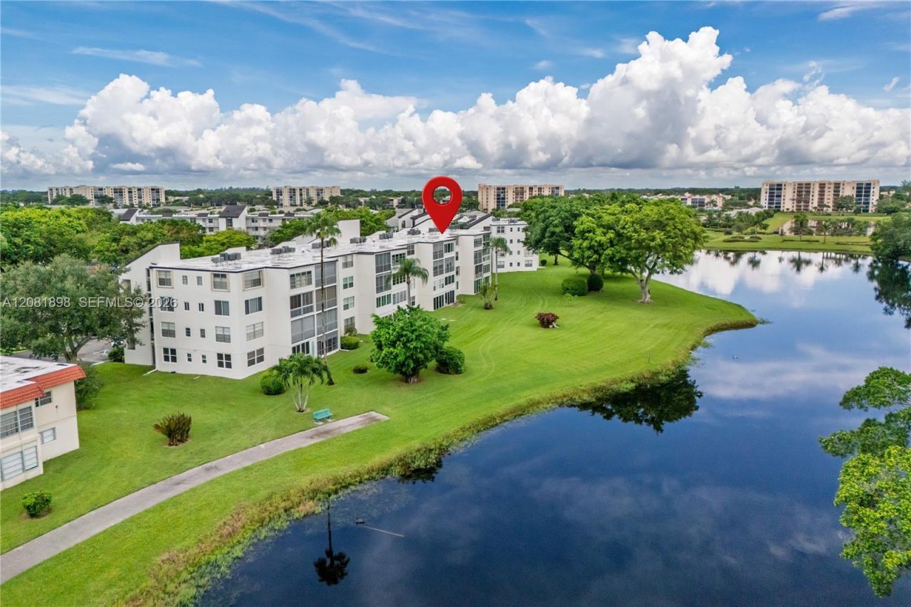 27 Abbey Ln, Unit 403, Delray Beach, FL 33446 Photo