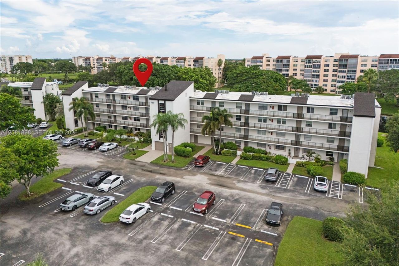 27 Abbey Ln, Unit 403, Delray Beach, FL 33446 Photo