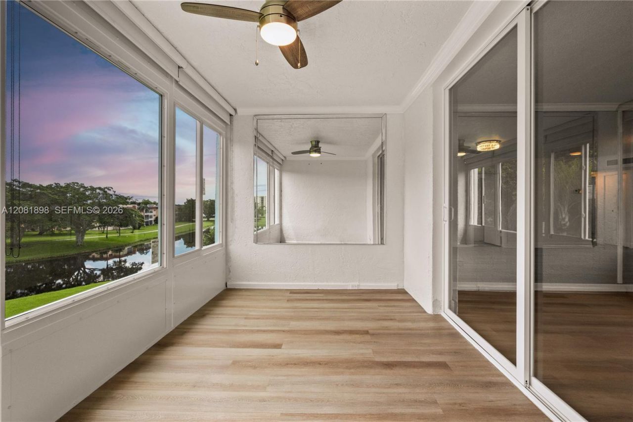 27 Abbey Ln, Unit 403, Delray Beach, FL 33446 Photo