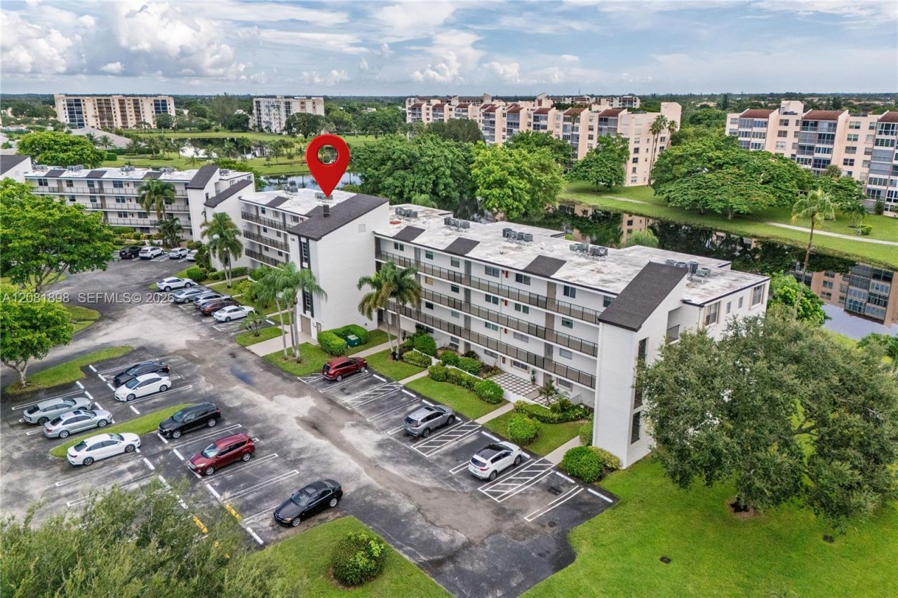27 Abbey Ln, Unit 403, Delray Beach, FL 33446 Photo