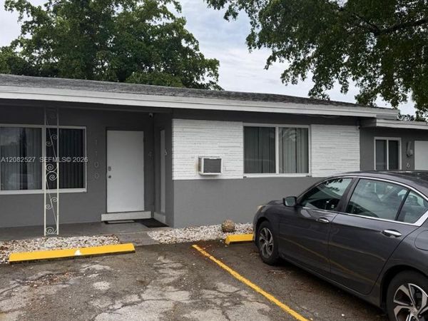 1100 NE 18th Ct , Unit 1-8, Fort Lauderdale, FL 33305