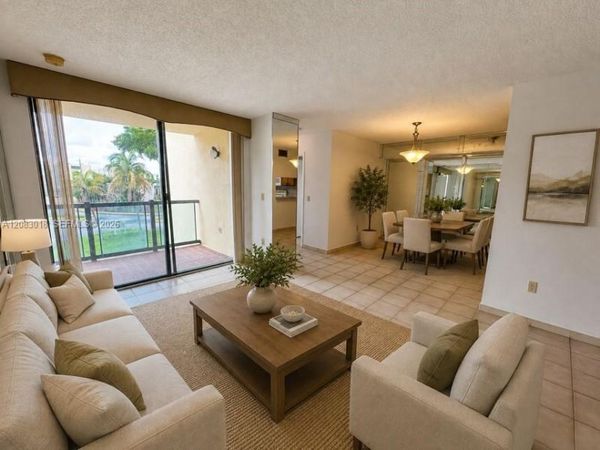 11780 SW 18th St , Unit 307-2, Miami, FL 33175