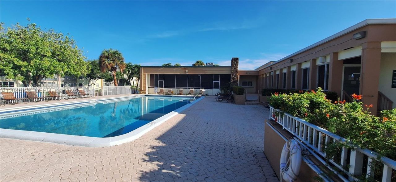 4990 E Sabal Palm Blvd , Unit 202, Tamarac, FL 33319 Photo