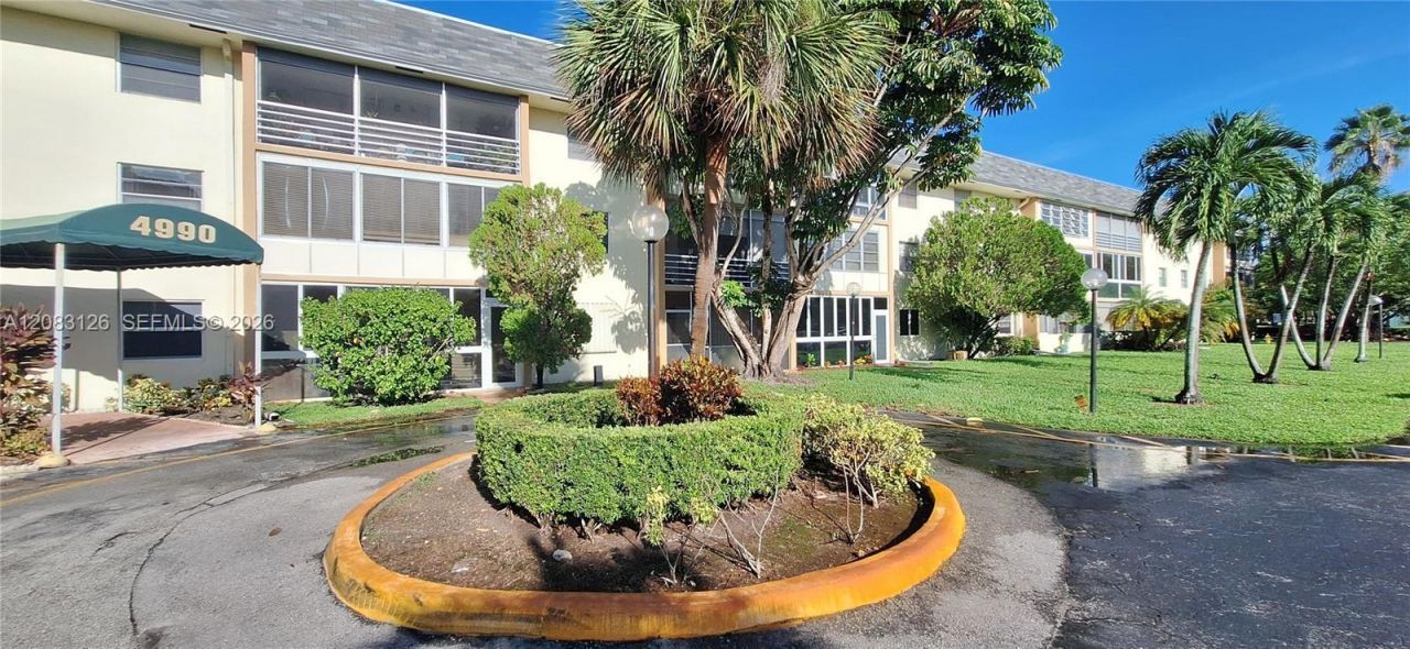 4990 E Sabal Palm Blvd , Unit 202, Tamarac, FL 33319 Photo