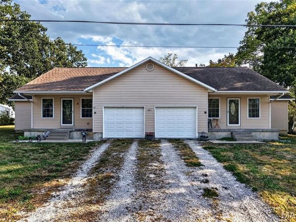301/303 10th Street, Crocker, MO 65452