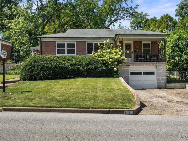 1613 Salem Hills Drive, Rock Hill, MO 63119