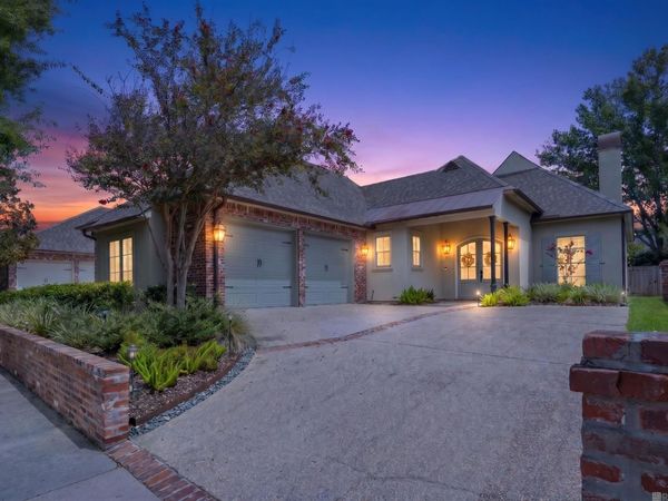 7949 Settlers Cir, Baton Rouge, LA 70810
