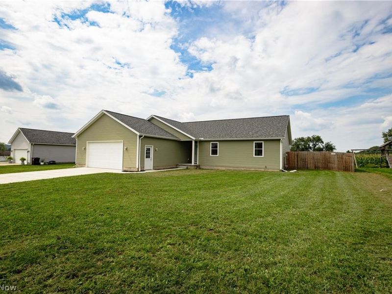 10916 Madlyn Street NE, Bolivar, OH 44612 Photo 1