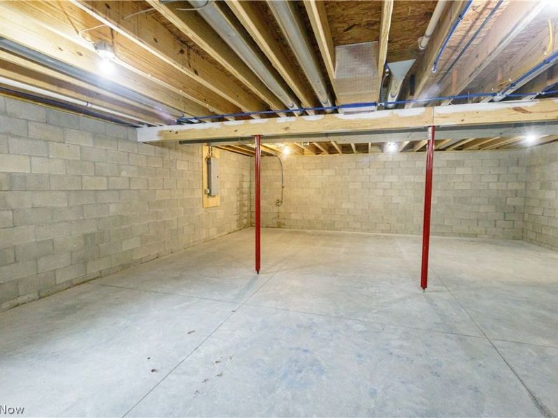 10916 Madlyn Street NE, Bolivar, OH 44612 Photo 37