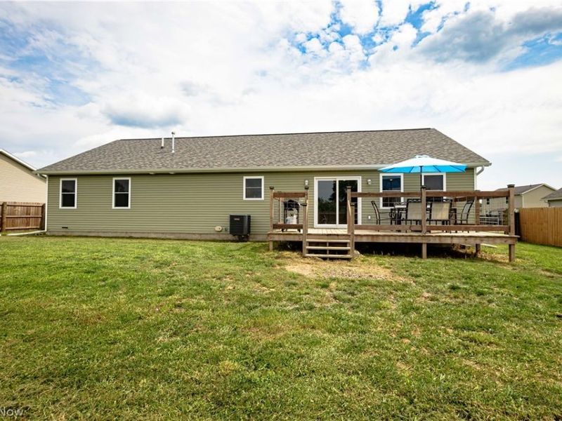 10916 Madlyn Street NE, Bolivar, OH 44612 Photo 4