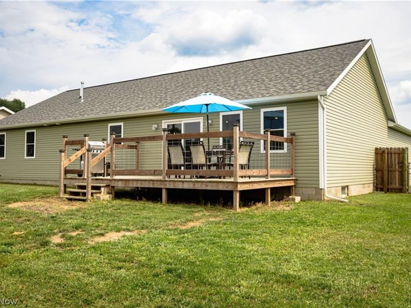 10916 Madlyn Street NE, Bolivar, OH 44612 Photo 7