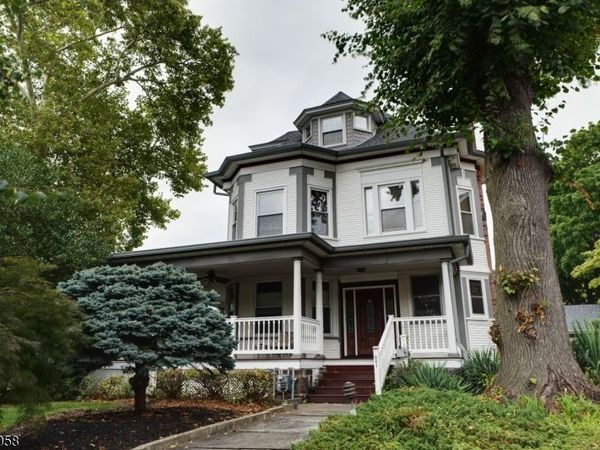 941 Edgewater Ave, Ridgefield, NJ 07657