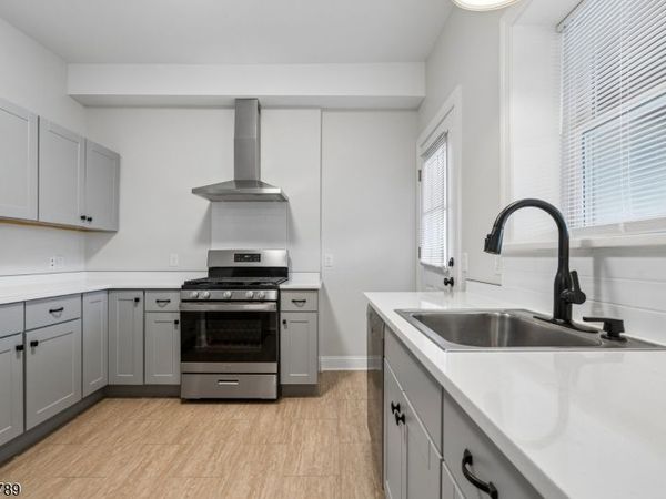 21 Union Pl Unit 3, Summit, NJ 07901