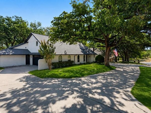 2105 Wilson Drive, Arlington, TX 76011