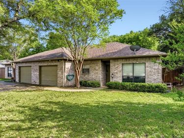 6525 Greenway Road, Fort Worth, TX 76116