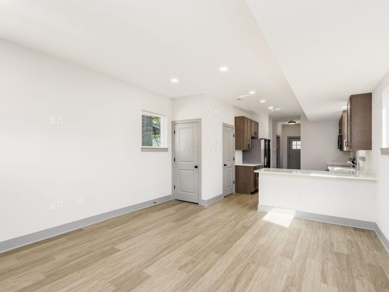 858 E Starr Avenue, Columbus, OH 43201 Photo 10