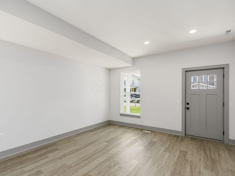 858 E Starr Avenue, Columbus, OH 43201 Photo 8