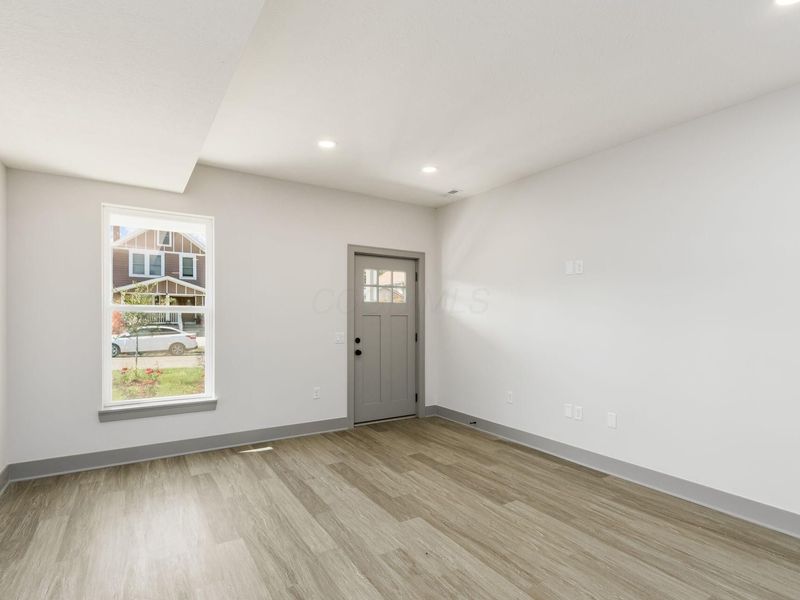 858 E Starr Avenue, Columbus, OH 43201 Photo 9