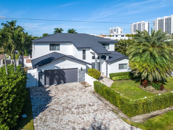 811 SE 31st Street, Boca Raton, FL 33432