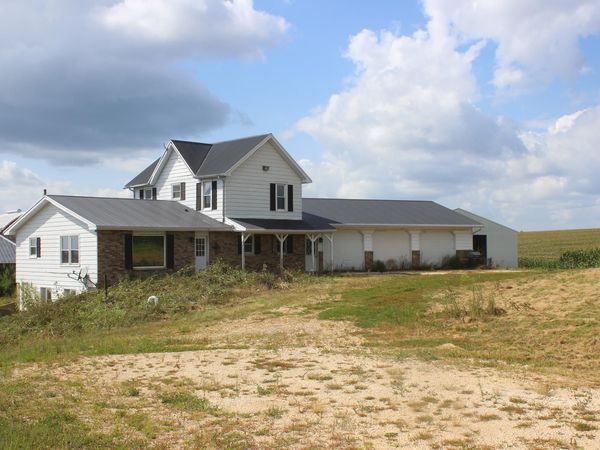 23363 Tollgate Road, Holy Cross, IA 52053