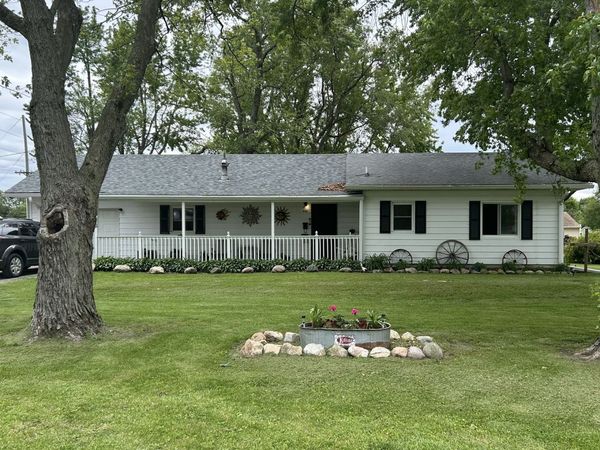 446 CHESTNUT Street E, Paxton, IL 60957