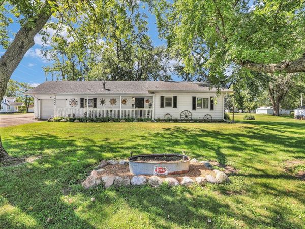 446 CHESTNUT Street E, Paxton, IL 60957