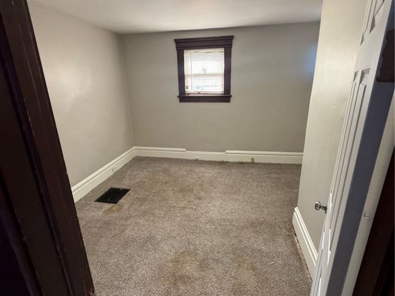 293 E Thornton Street, Akron, OH 44311 Photo 6