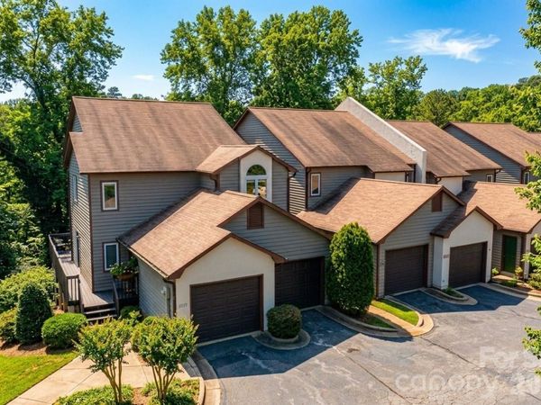 2231 6th Street NW, Unit 16, Hickory, NC 28601