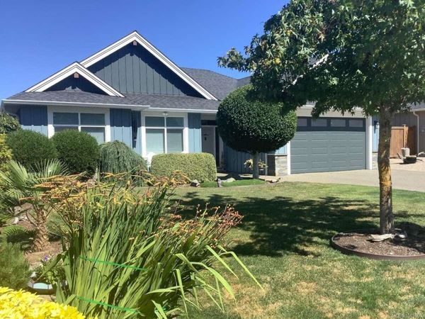 498 Ridgefield Dr, Parksville, BC V9P 0E2