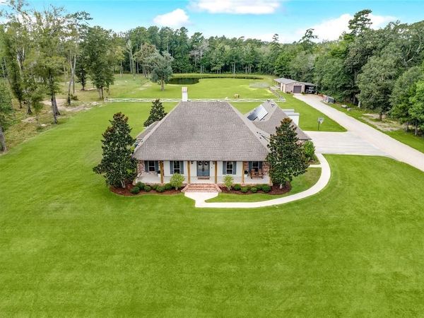 17880 ROLLING OAKS Avenue , Greenwell Springs, LA 70739