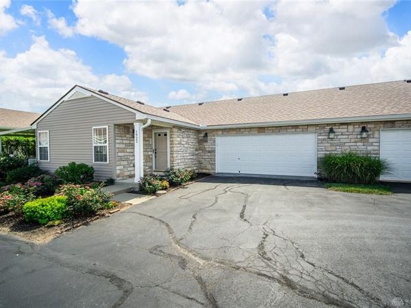 1922 Falling Leaf Lane, Miamisburg, OH 45342