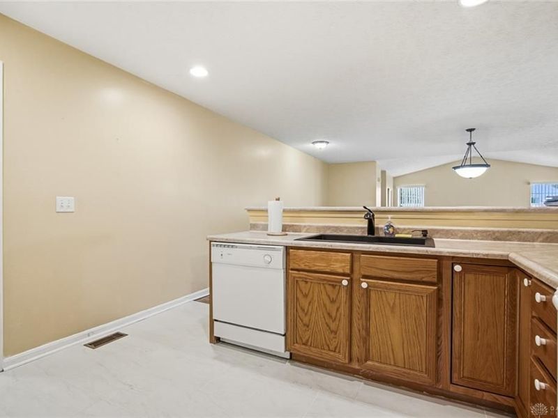 1922 Falling Leaf Lane, Miamisburg, OH 45342 Photo 13