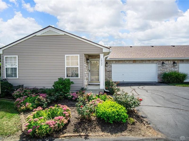 1922 Falling Leaf Lane, Miamisburg, OH 45342 Photo 4